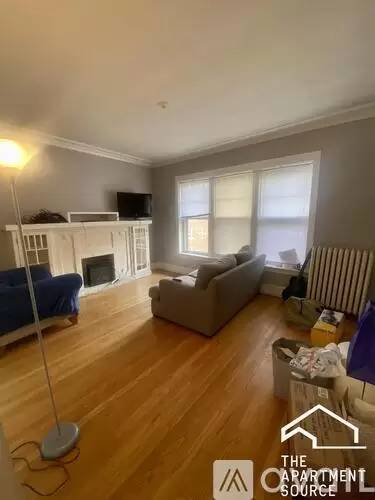 Main picture of 4501 N Troy St