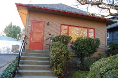 Main picture of 615 NE 23rd Ave