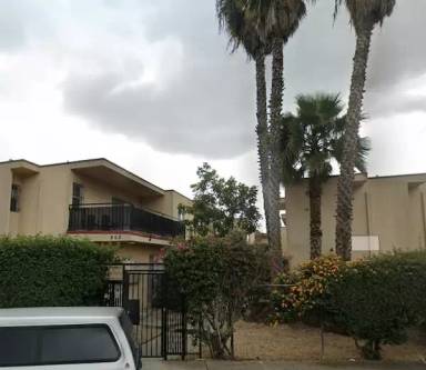 Main picture of 866 W 126th St