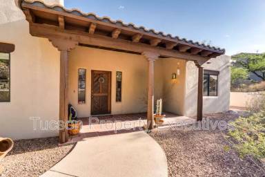 Main picture of 3901 N Vista de la Cima