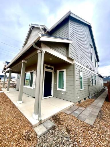 Main picture of 4014 SW Quartz Ave