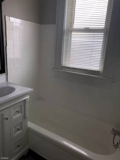 Main picture of 4609 E Washington St