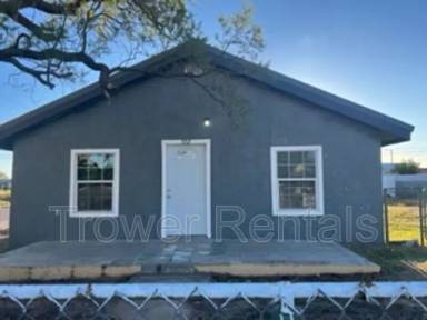Main picture of 302 N Main St