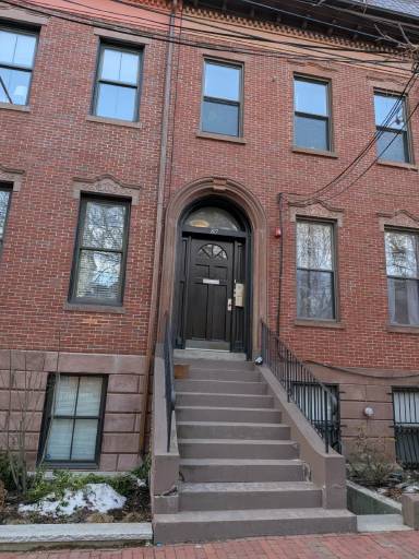 Main picture of 87 3rd St