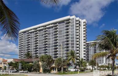 Main picture of Silver Thatch Atlantic Plaza