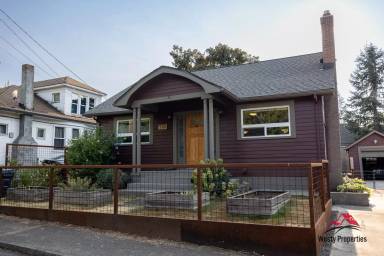 Main picture of 2711 SE 62nd Ave