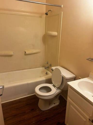 Main picture of 1900 6th St NE