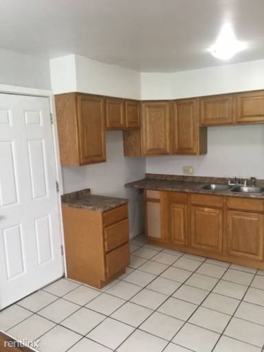 Main picture of 2845 E University St