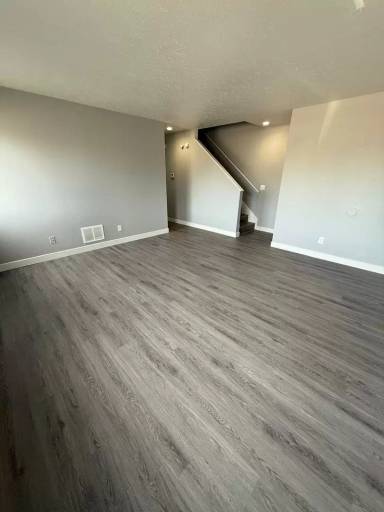 Main picture of 3017 W 72nd St