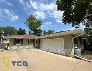 Main picture of 767 Adams St