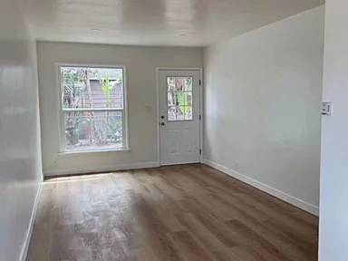 Main picture of 1663 Del Amo Blvd