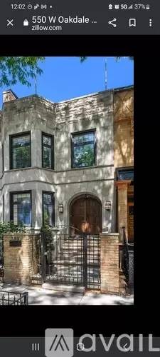 Main picture of 550 W Oakdale Ave