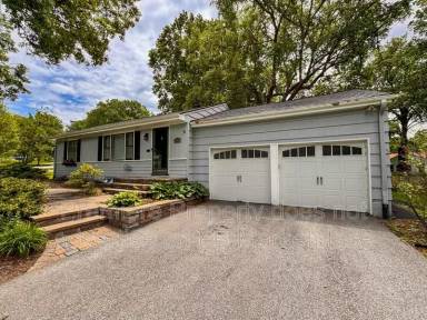 Main picture of 3029 W 74th St