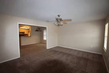 Main picture of 203 Willowbrook Ln