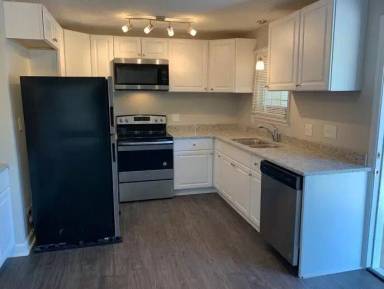 Main picture of 135 Oakwood Ave