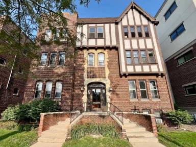 Main picture of 4422 N Oakland Ave
