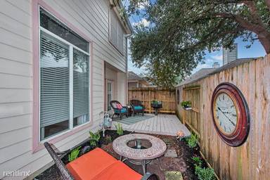 Main picture of 18923 Crescent Fountain Rd