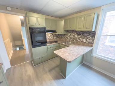 Main picture of 1559 W King St