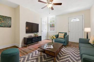 Main picture of 120 S 25th St