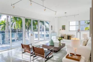 Main picture of 6103 Aqua Ave