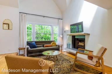 Main picture of 535 20th Ave E