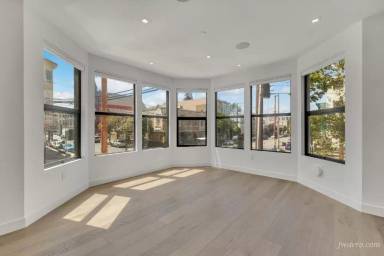 Main picture of S Van Ness