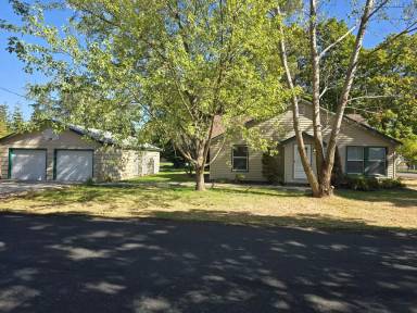 Main picture of 8812 N Reed Rd