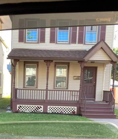Main picture of 66 Church St