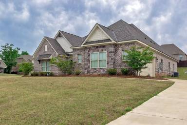 Main picture of 1832 Riverton Dr