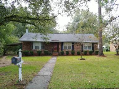 Main picture of 1600 Sharon Dr