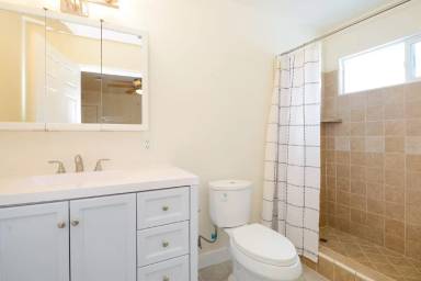 Main picture of 8334 Friends Ave