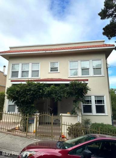 Main picture of 1019 E 33rd St