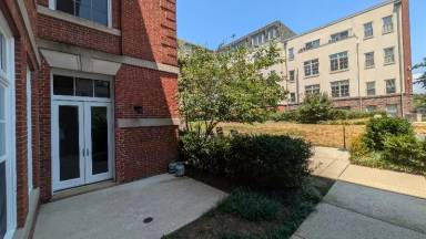 Main picture of 2035 2nd St NW