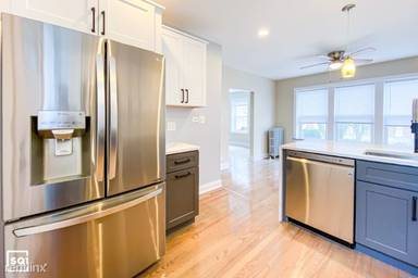 Main picture of 3218 W Olive Ave