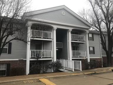 Main picture of 1218 Creve Coeur Crossing Ln