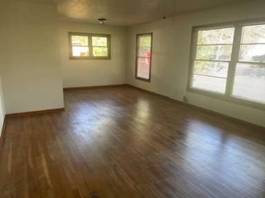 Main picture of 1270 W Pecan St