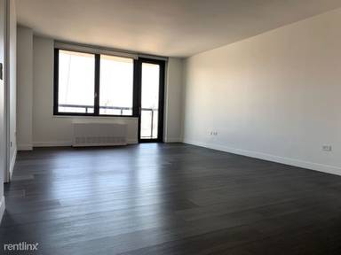 Main picture of 250 East Houston