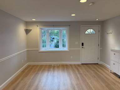 Main picture of 221 Fox Hollow Dr
