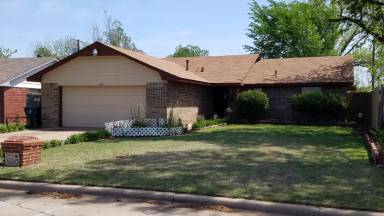 Main picture of 804 Lotus Ave