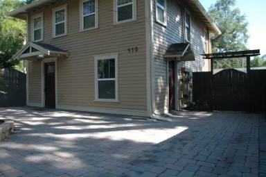 Main picture of 910 E Broad St