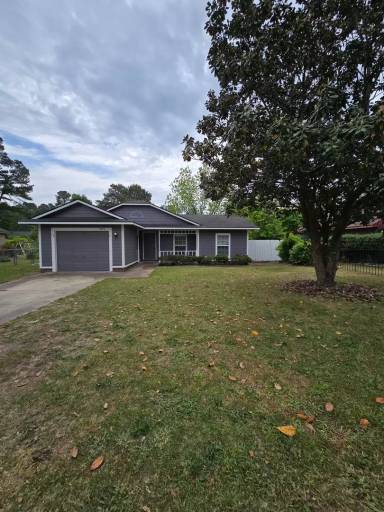 Main picture of 5535 Heather St