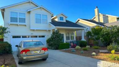 Main picture of 5 Olive Ln
