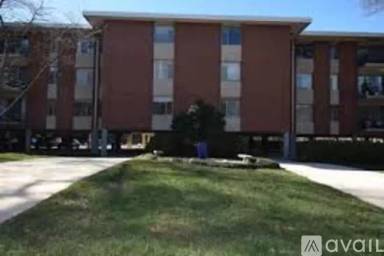 Main picture of 1300 Queens Rd