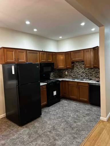 Main picture of 932 Capouse Ave