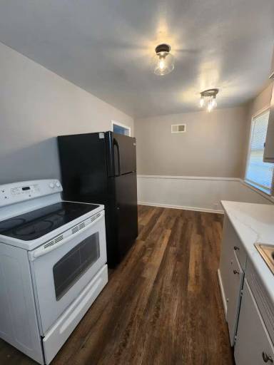 Main picture of 5908 N 80th St