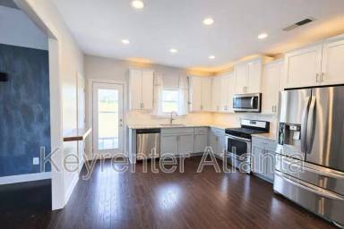 Main picture of 821 Westmoreland Cir NW