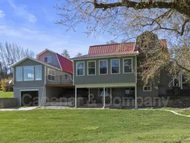 Main picture of 9340 N River Rd