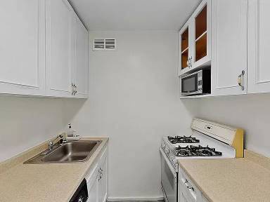 Main picture of 6636 Yellowstone Blvd Condos