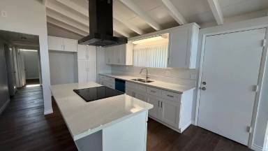Main picture of 1002 E Walnut Ave