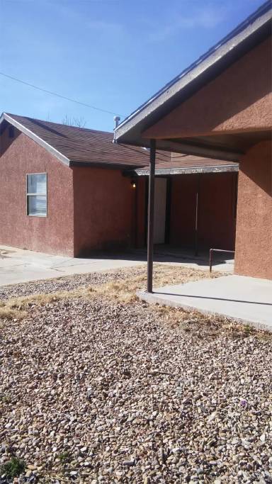 Main picture of 905 N Avenue K